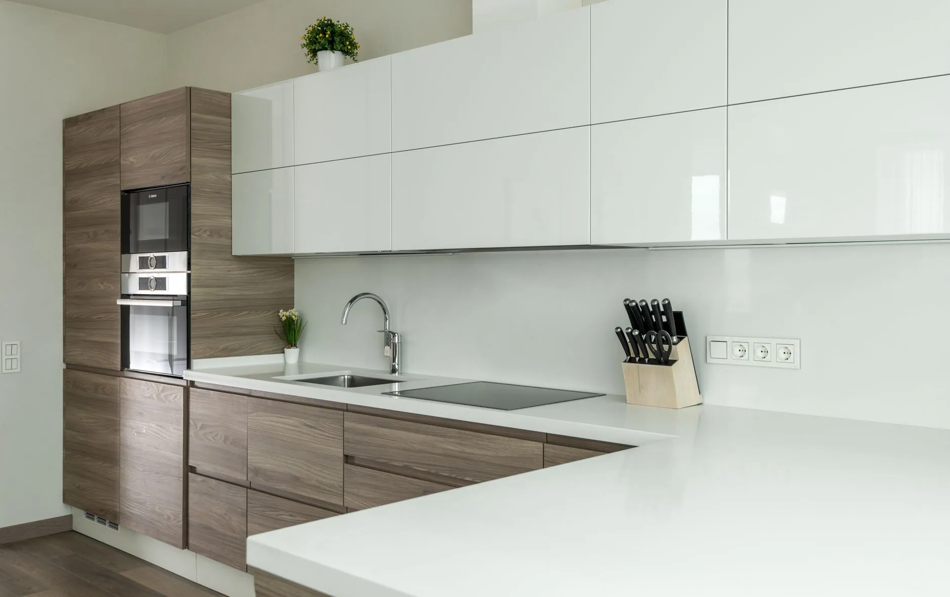 Cocina con cubierta de cuarzo